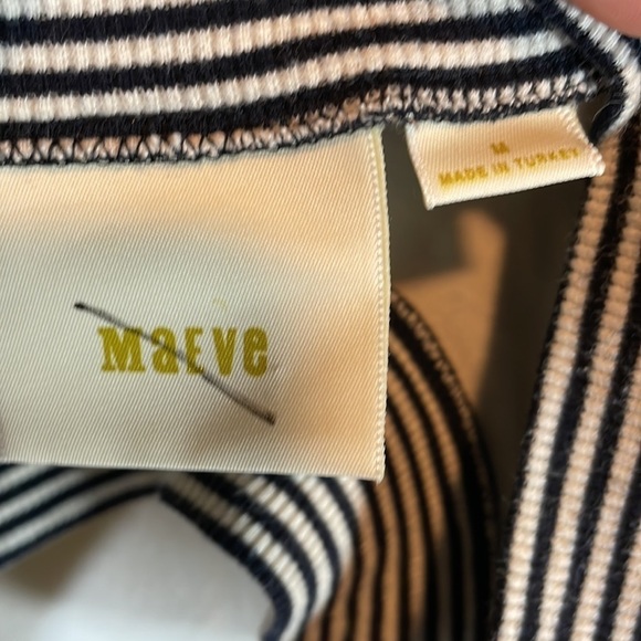 🤩3 for $30 Bundle Deal🤩
Maeve striped t-shirt dress - Picture 7 of 10